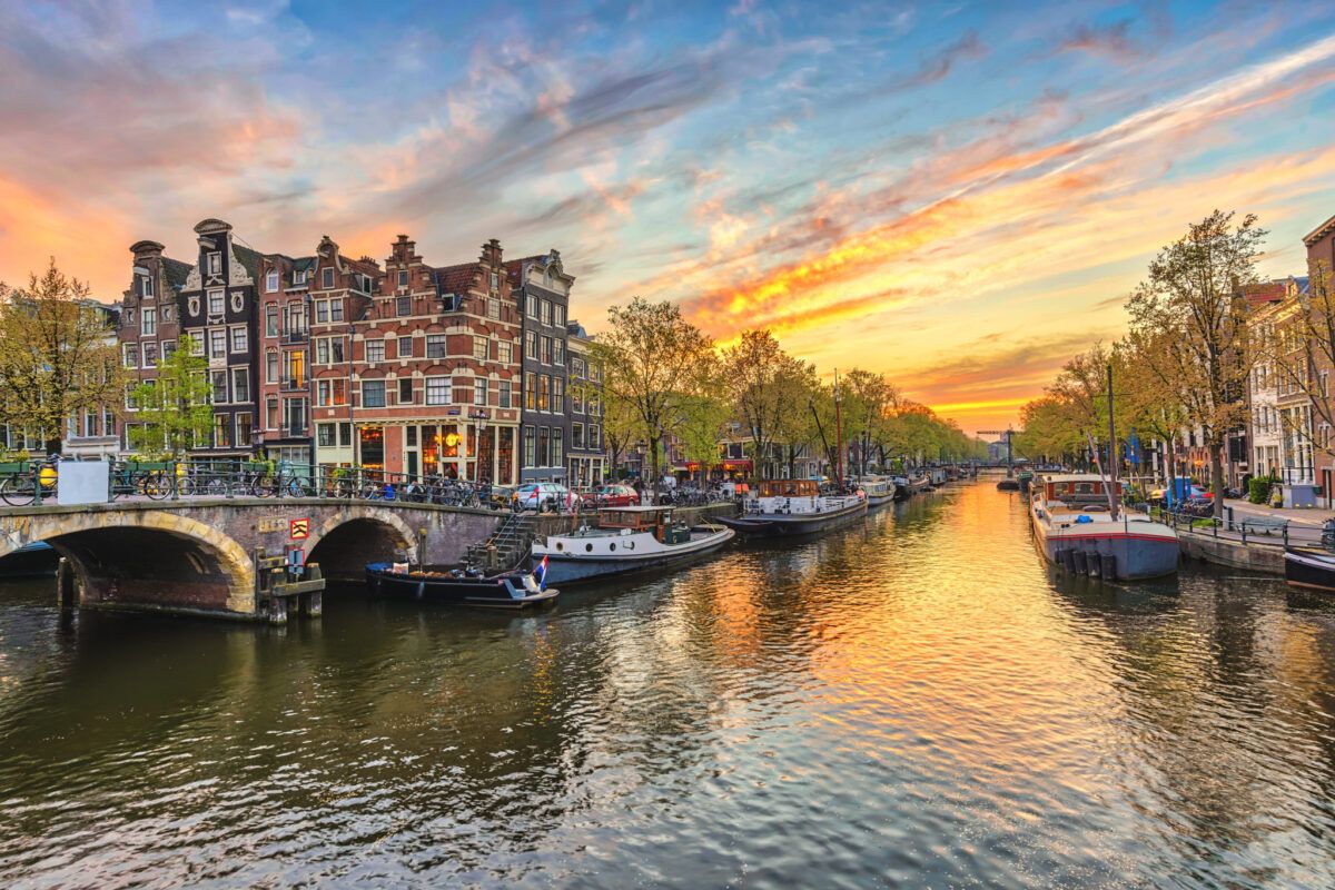 Cheap car rental in Amsterdam