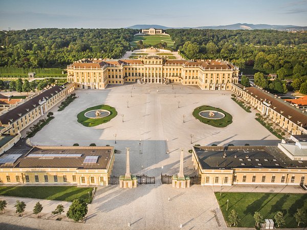 Cheap car rental in Vienna